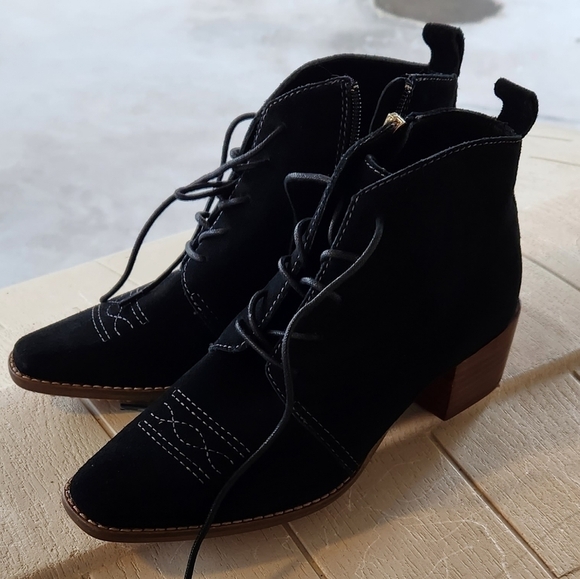 KELSI DAGGER GETAWAY BLACK SUEDE BOOTIES - Picture 7 of 11